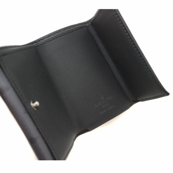 Louis Vuitton Discovery Wallet - Picture 8 of 15